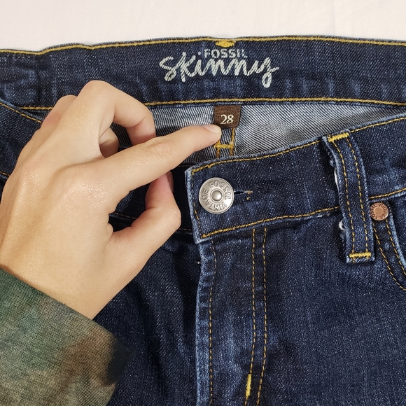 Fossil Skinny Mid-Rise Jeans Dark Wash Denim Womens Casual Stretch Jeans - Picture 2 of 8